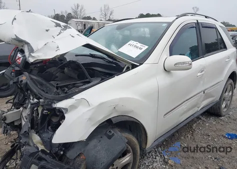 2008 Mercedes-Benz Ml 350 4Matic z USA, uszkodzony, nr VIN 4JGBB86EX8A332503